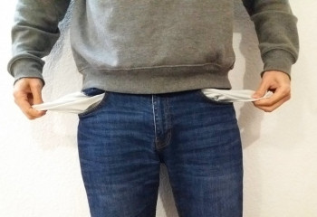 Свыше 450 тысяч казахстанцев  - безработные