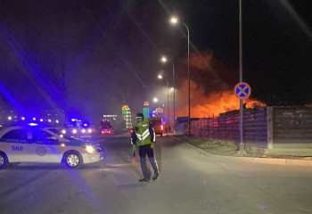 В Актау загорелся рынок