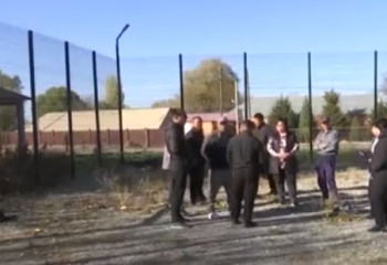 На качество спортивных площадок жалуются жители района в Туркестанской области