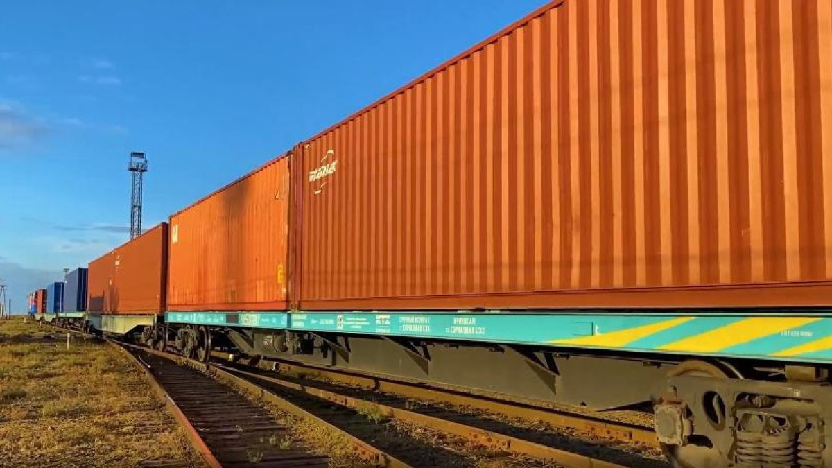 КТЖ запустила контейнерные поезда по семи новым направлениям