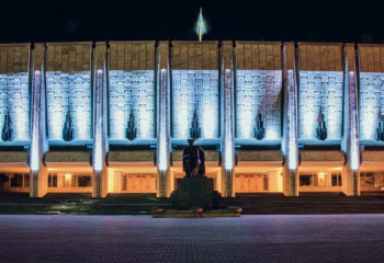 Жақын уақытта керемет қойылым болады, қалмай баруым керек...