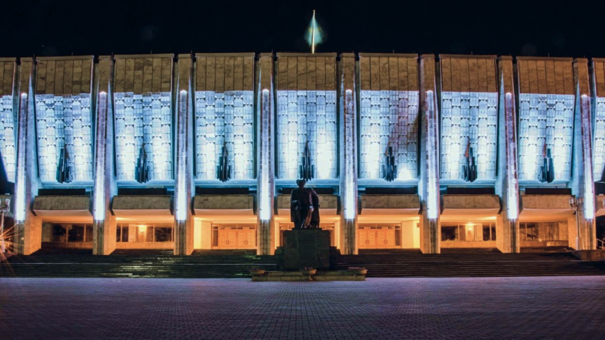  auezov-theatre 