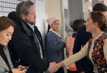 Президентікке үміткерлер сайлаушылармен кездесті