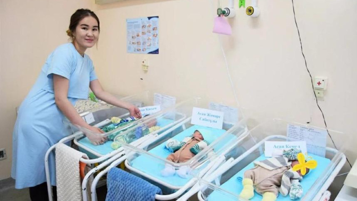 Астанада жаңа туған үшемге Қасым, Жомарт және Кемел есімдері берілді