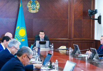 Kazakhstan's economy maintains moderate growth rate