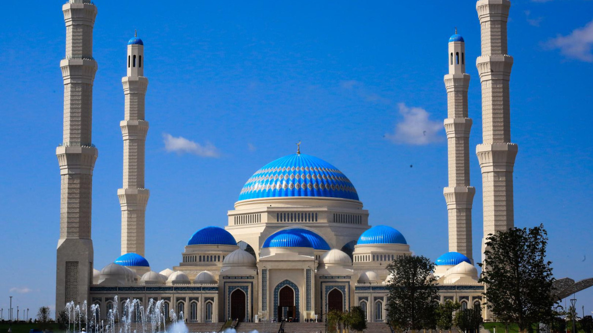 Самая большая мечеть в Центральной Азии