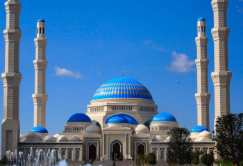 Самая большая мечеть в Центральной Азии