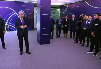 Президент встретился с представителями креативной индустрии Алматы