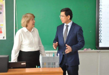 Министр просвещения посетил сельскую школу в Абайской области