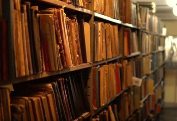 Казахстанские редкие книги и рукописи оцифруют по австриийской технологии