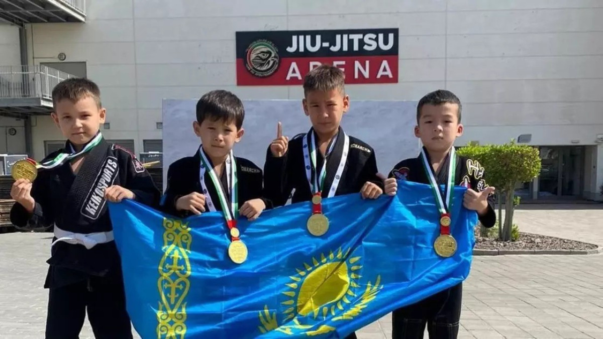 Казахстанцы стали победителями юношеского чемпионата мира по джиу-джитсу