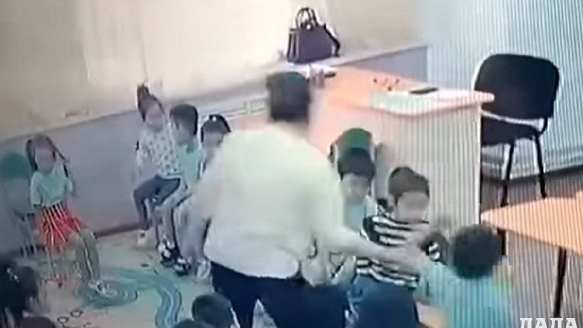 Блогер заявил о "дрессировке" детей в детском саду Актау