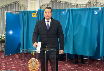 Премьер-министр Казахстана проголосовал на выборах президента