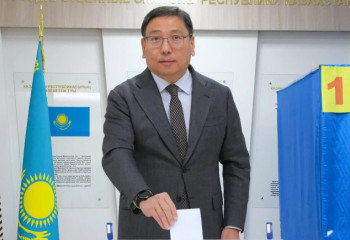 Ерболат Досаев президент сайлауында дауыс берді