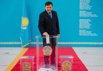 Елорда әкімі Алтай Көлгінов сайлауда дауыс берді