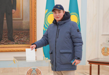 Казахстанцы продолжают голосовать за рубежом