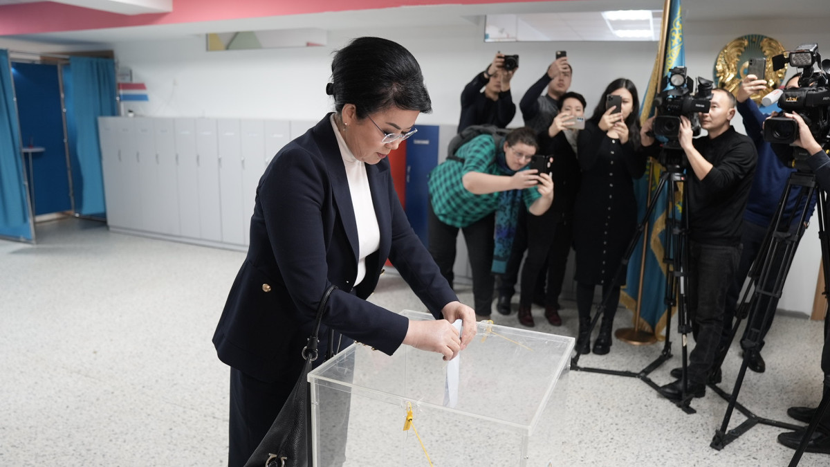 Салтанат Турсынбекова проголосовала на выборах Президента