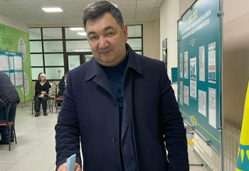 Ақпарат және қоғамдық даму министрі президент сайлауында дауыс берді
