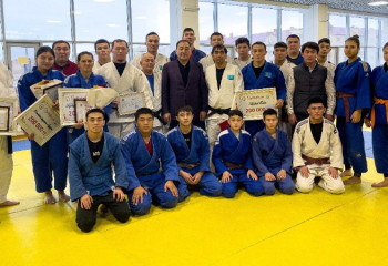Тугжанов поздравил актюбинскую сборную по дзюдо с победой на чемпионате РК