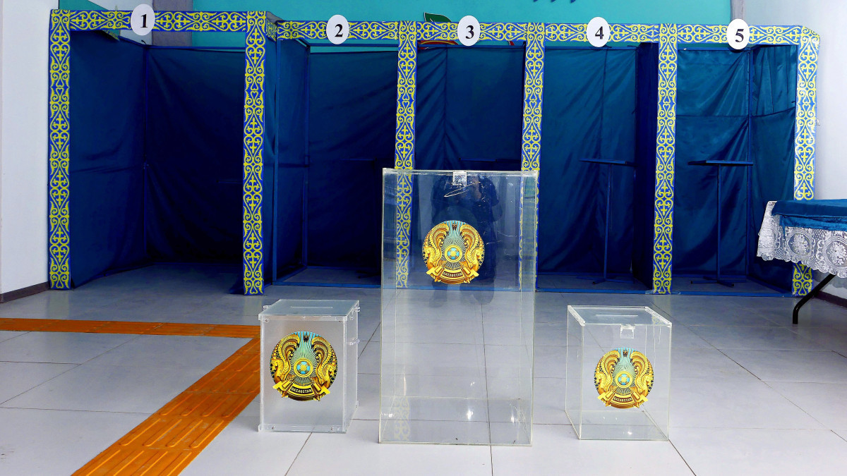 8,150 polling stations started working in Kazakhstan