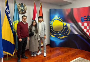 Начали работать избирательные участки в  Лондоне и Загребе