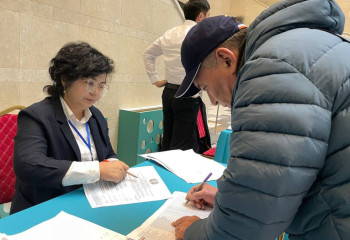 Голосуют семьями: как проходят выборы в Астане