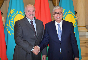 Президент Беларуси поздравил Касым-Жомарта Токаева с победой