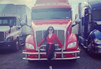 АҚШ-та жүк көлігін жүргізетін қазақ қызымен сұхбат