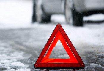 Пешеход в Каскелене оказалась под колесами сразу двух авто