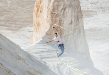 Между «клыками» на Бозжыре впервые прошли по стропе