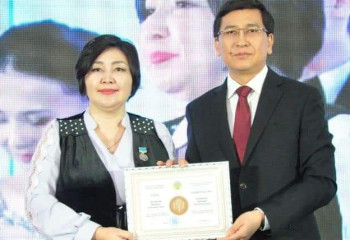 Казахстанским педагогам вручили по 3 миллиона тенге