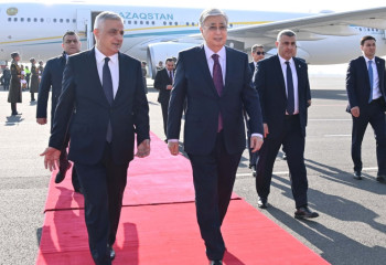 Tokayev arrives in Yerevan