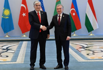 Uzbek President congratulates Kazakh Leader on 30 years of diplomatic relations