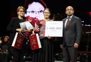 Лучших юных пианистов наградили в Казахстане