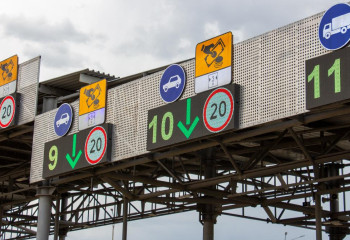 Министрлік ақылы жолдардан қанша қаржы түскенін айтты