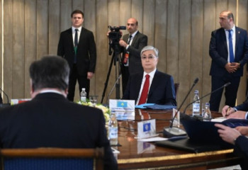 Tokayev calls for searching peaceful ways to resolve conflict over Ukraine