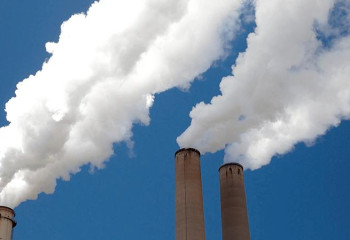 Атырау облысында ауаны ластаған екі зауытқа айыппұл салынды