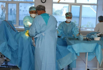 Около 500 эндопротезов ежегодно имплантируют врачи ВКО