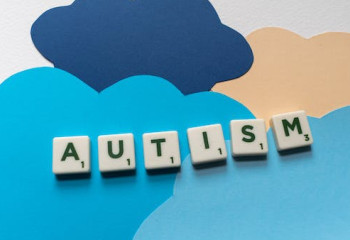 Три новых центра для детей с аутизмом открыты в Казахстане