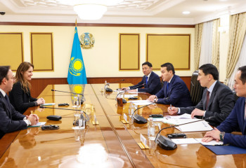 Разработку месторождений Карачаганак и Кашаган обсудил Смаилов с представителем Shell