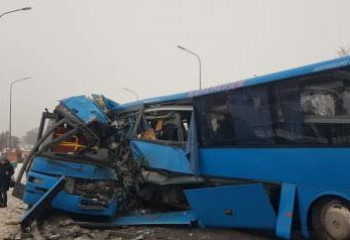 В Караганде на мосту столкнулись два автобуса