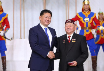 Баян Өлгий аймағының қазағы Моңғолияның халық жазушысы атанды