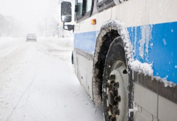 40 пассажиров автобуса застряли в пути на трассе в Абайской области