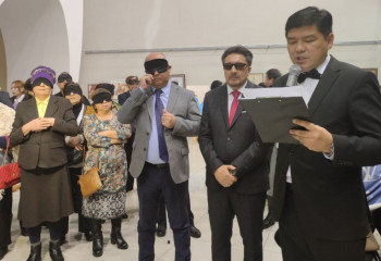 Астанада «Жүрекпен көремін» шығармашылық көрмесі мен қараңғылықта концерт өтті