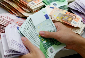 Евро продолжает дорожать в Казахстане