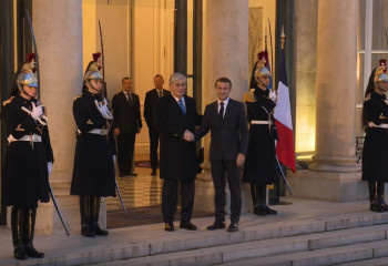 Тоқаевты Эмманюэль Макрон Елисей сарайында қарсы алды