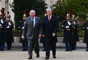 Президент провел встречу с Председателем Сената Франции Жераром Ларше