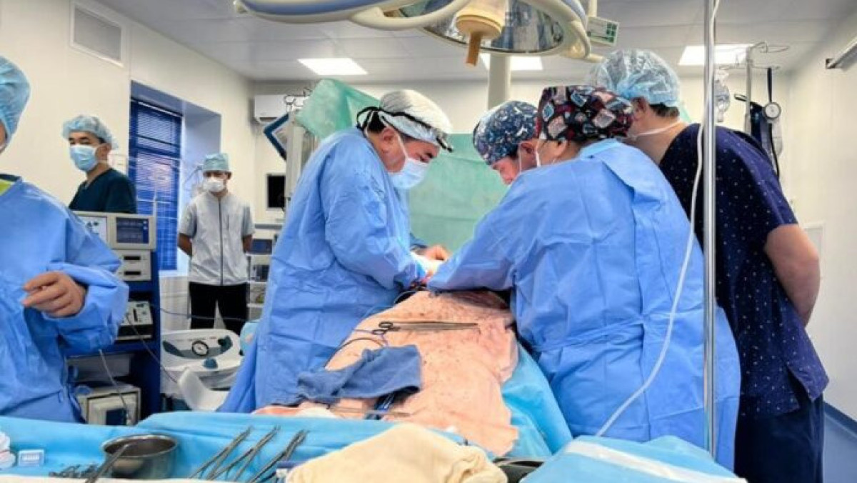 Впервые в Шымкенте провели трансплантацию печени от трупного донора