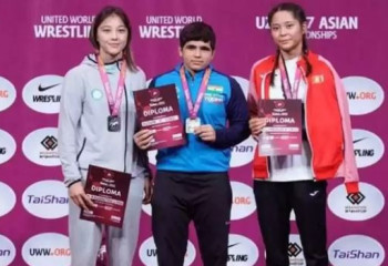 Еркін күрестен Лаура Алмағанбетова Азия чемпионы атанды