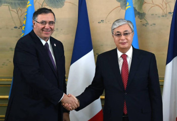 Президенттің Францияға сапарында 30-ға жуық келісімге қол қойылды